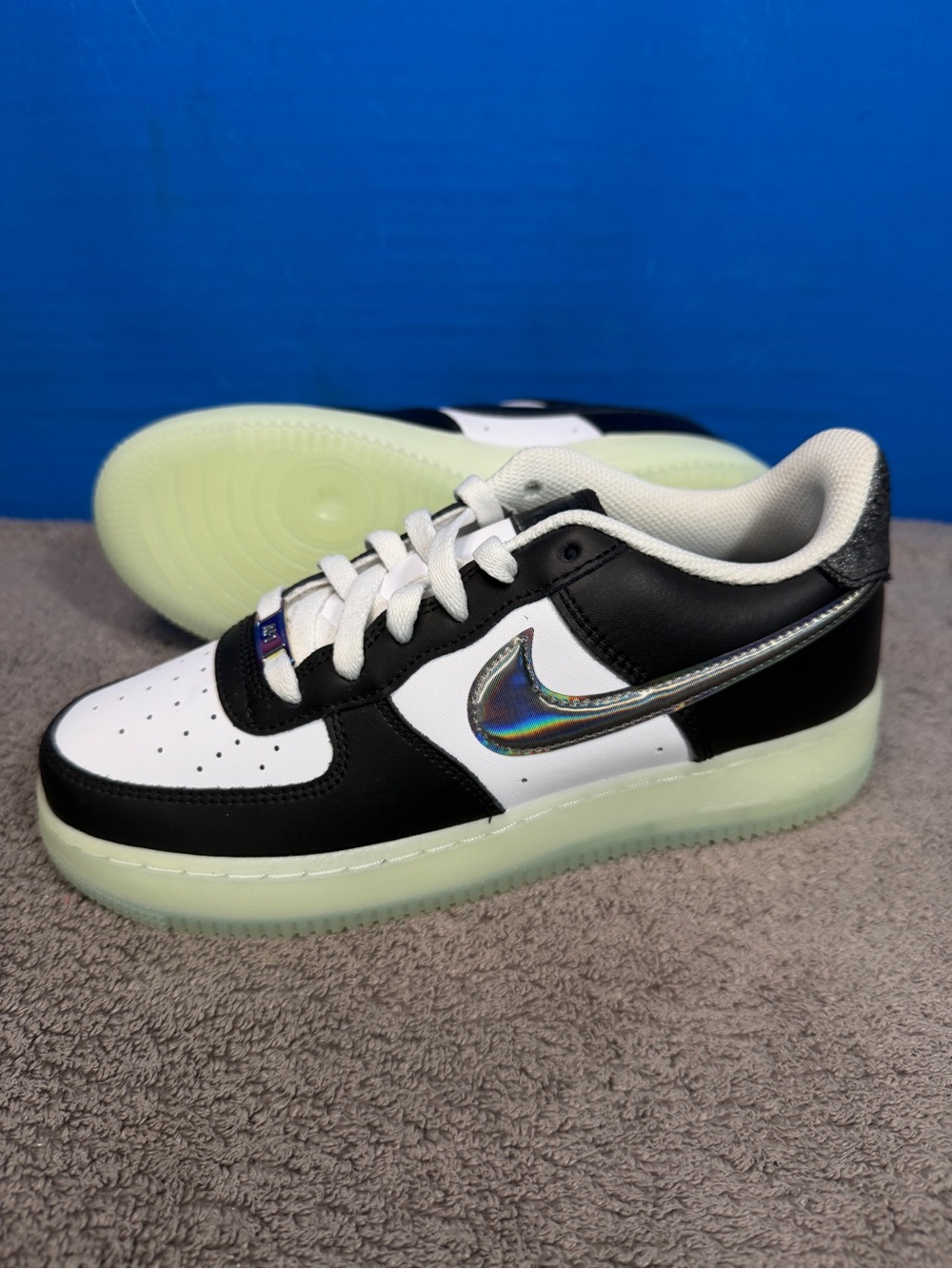 Nike Air force 1 Gs
'year of the dragon'
Brand new